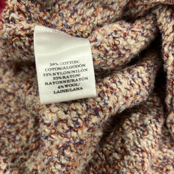 Ann Taylor sweater size medium - Picture 4 of 4